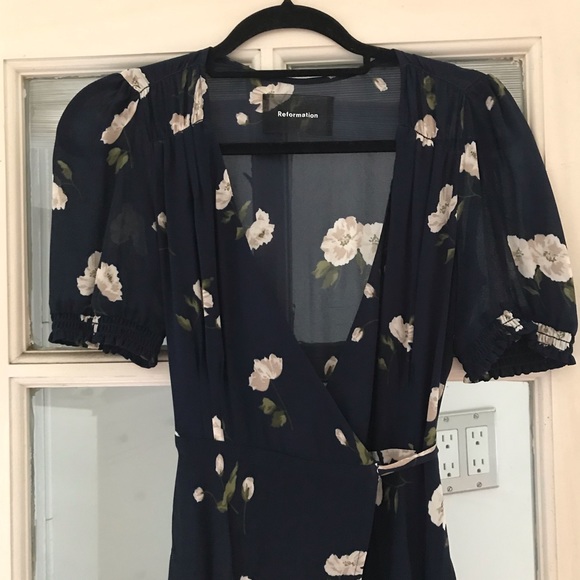 Reformation Bonnie Wrap Dress Navy Floral - Picture 3 of 5